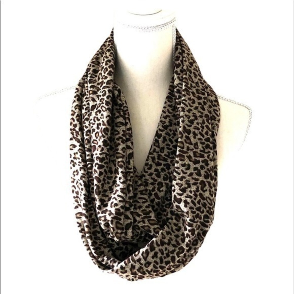 Ladies leopard infinity scarf